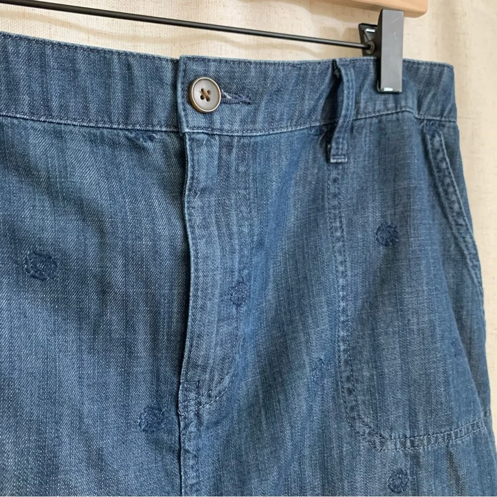 Talbots Lightweight Embroidered Denim Pencil Skirt 8 - Picture 3 of 5